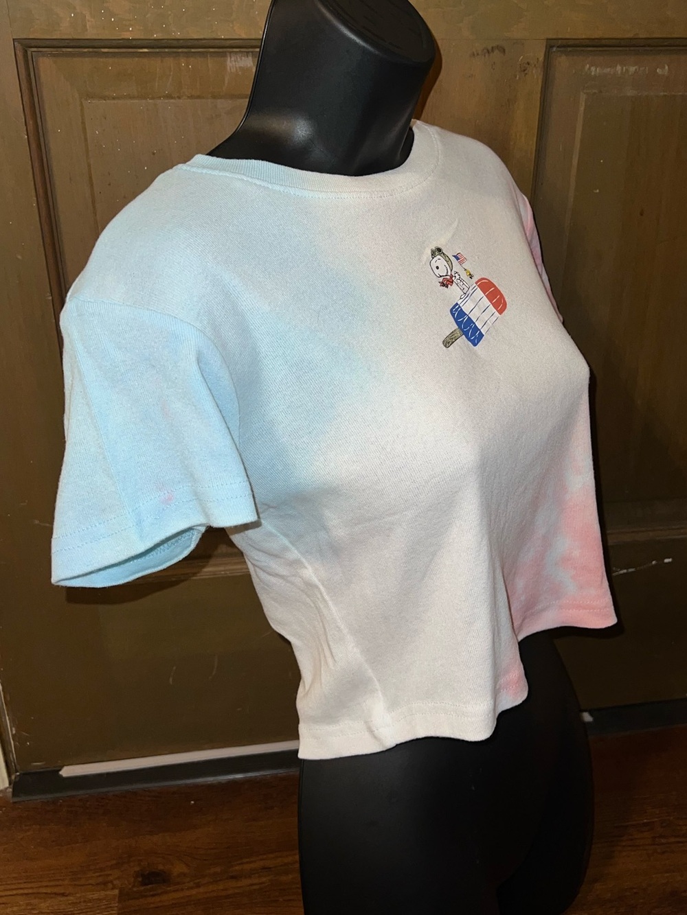 Peanuts Snoopy Graphic Blue, White & Red Split Tie-Dye Crop Top Size L - Picture 4 of 7